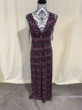 Women's Loveappella Black & Pink Patterned V-Neck Maxi Dress